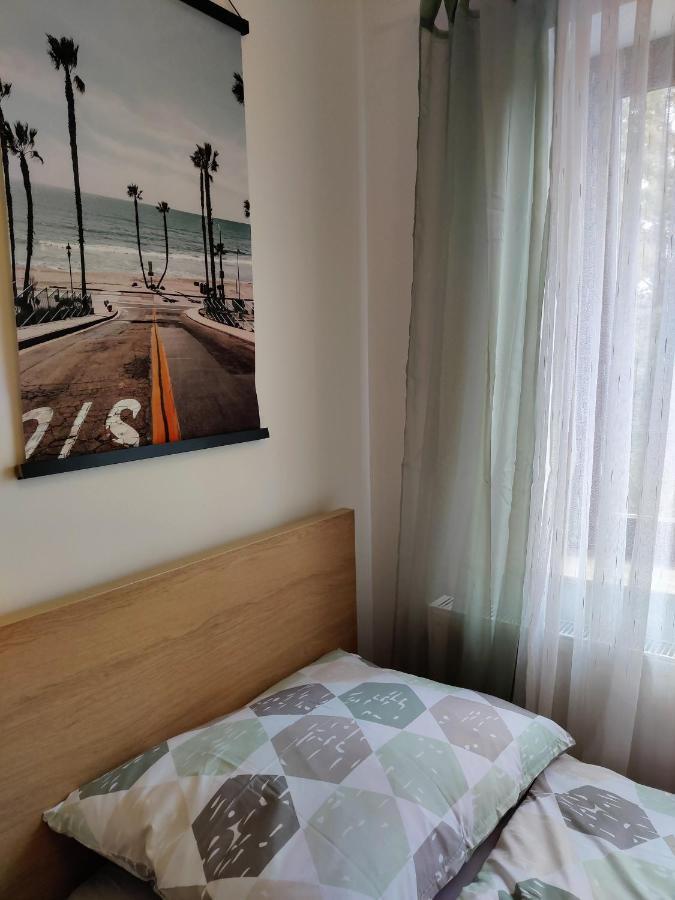 Holiday Home In Quiet Beautiful Area With Two Separate, Modern, Furnished Apartments Deutsch-Wagram Exterior foto