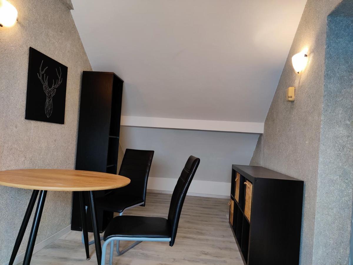 Holiday Home In Quiet Beautiful Area With Two Separate, Modern, Furnished Apartments Deutsch-Wagram Exterior foto